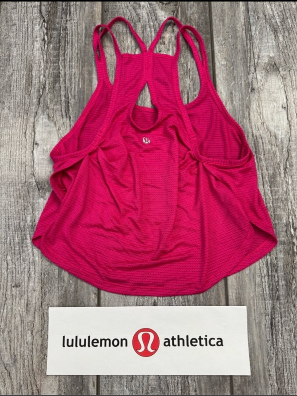 lululemon athletica Flowy Tank Keyhole Back Design